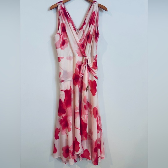 Donna Karan
Sleeveless V-Neck Floral Cascade Ruffle Chiffon Dress size 12 - Picture 2 of 10